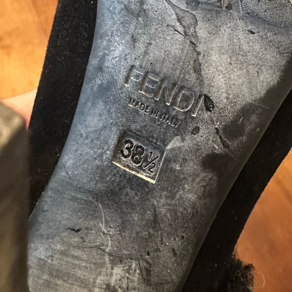FENDI - Picture 4 of 4